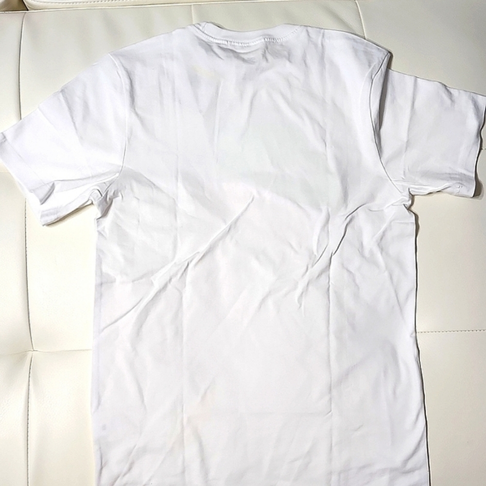 NWT Unisex Nike Essential T-shirt Size Small - Picture 3 of 7